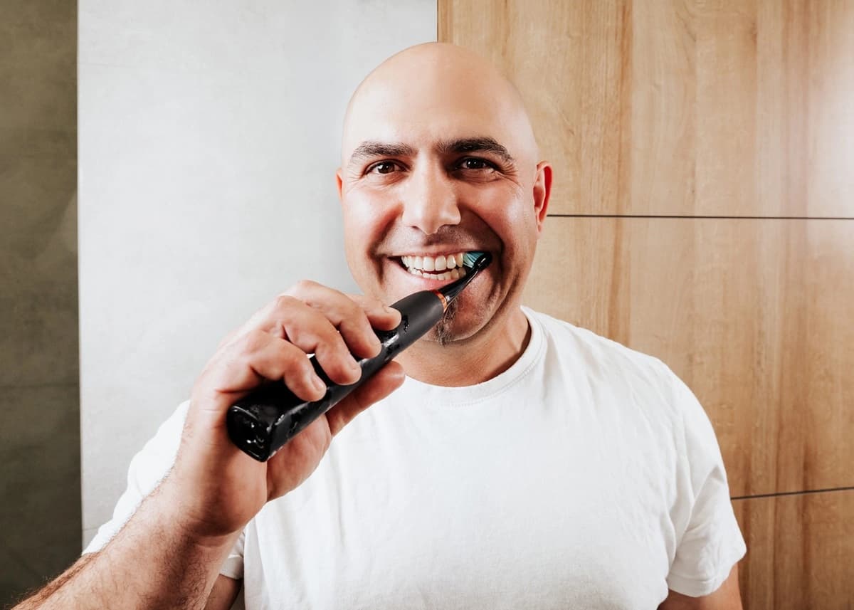 Concept Sonický zubní kartáček s cestovním pouzdrem PERFECT SMILE, black ZK7011 - náhled 4